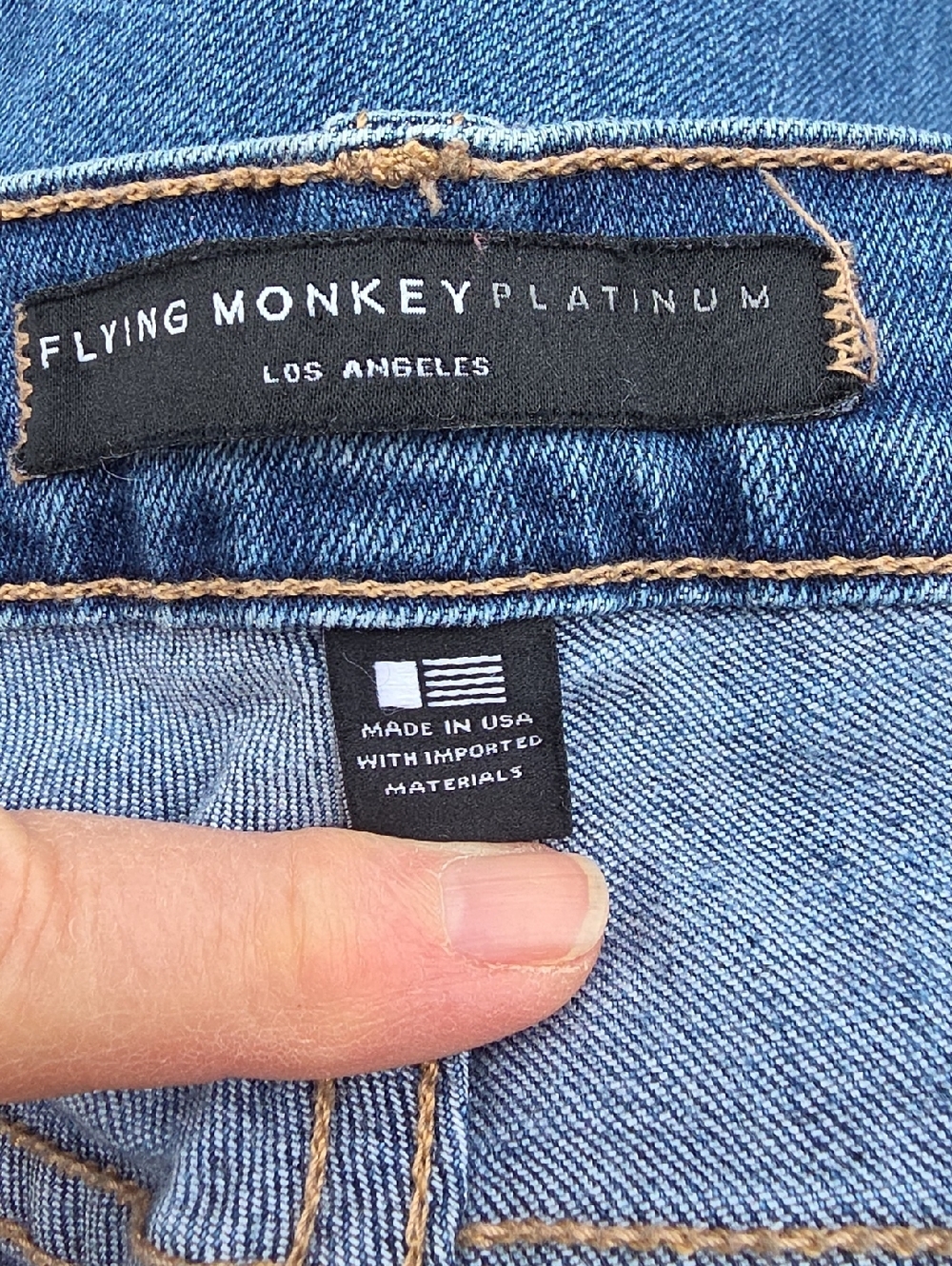 Flying Monkey Distressed Frayed Hem Jeans in Medium Blue. Size 29 - Picture 3 of 6